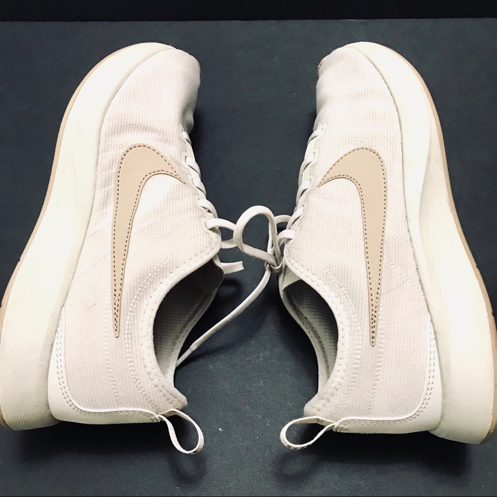 Cream White Nike Shoes Dual Tone Racer AMAZING